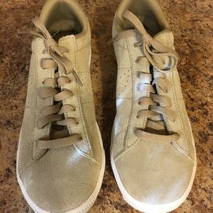 NWOT Men’s Nike Tan Suede Tennis Sneakers Sz 9